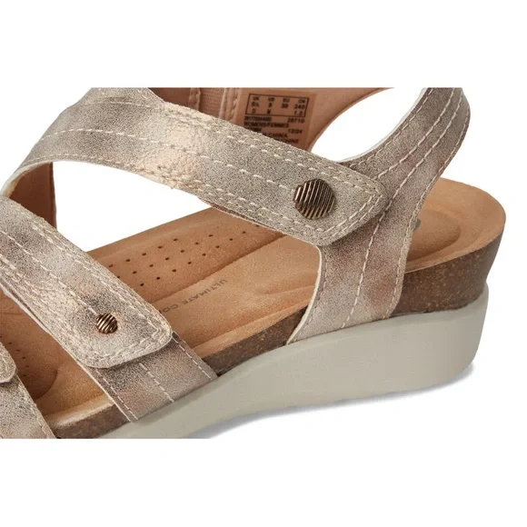 Clarks
Calenne Clara
Women's Heeled Sandals Metallic Strappy Sandals - Picture 6 of 11